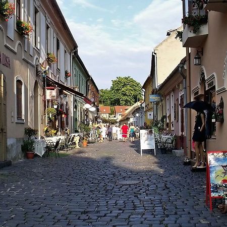 Relax Apartman Eger Eksteriør billede